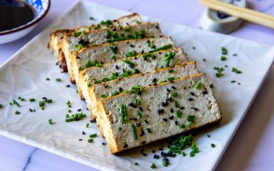 Tofu a la plancha con salsa de soja y sésamo
